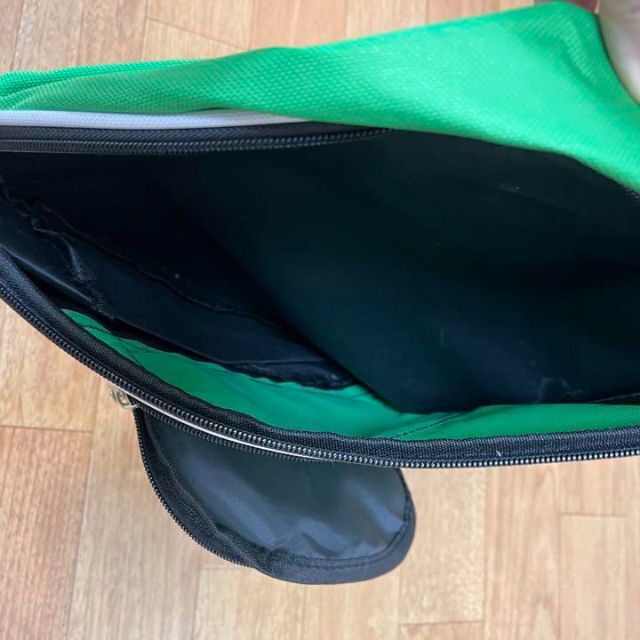 新品未使用　ショルダーバッグ メンズ 斜めがけ ボディバッグ グリーン メンズのバッグ(メッセンジャーバッグ)の商品写真