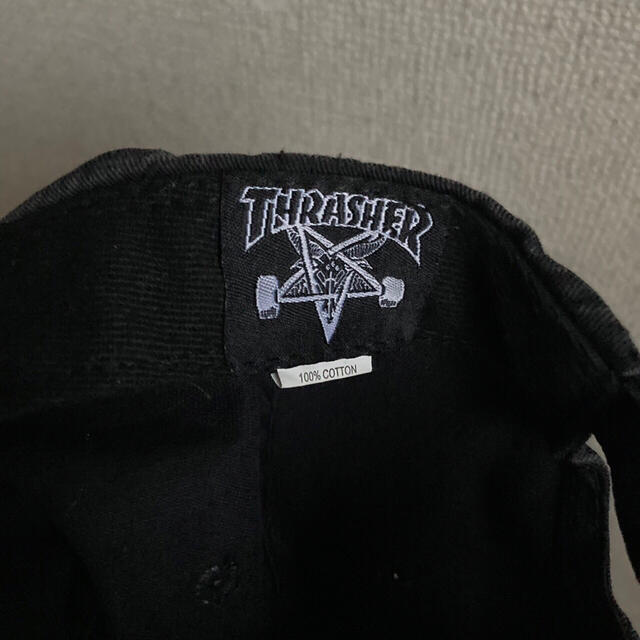 THRASHER(スラッシャー)の90s THRASHER CAP 黒　スラッシャー　キャップ　帽子　刺繍 メンズの帽子(キャップ)の商品写真