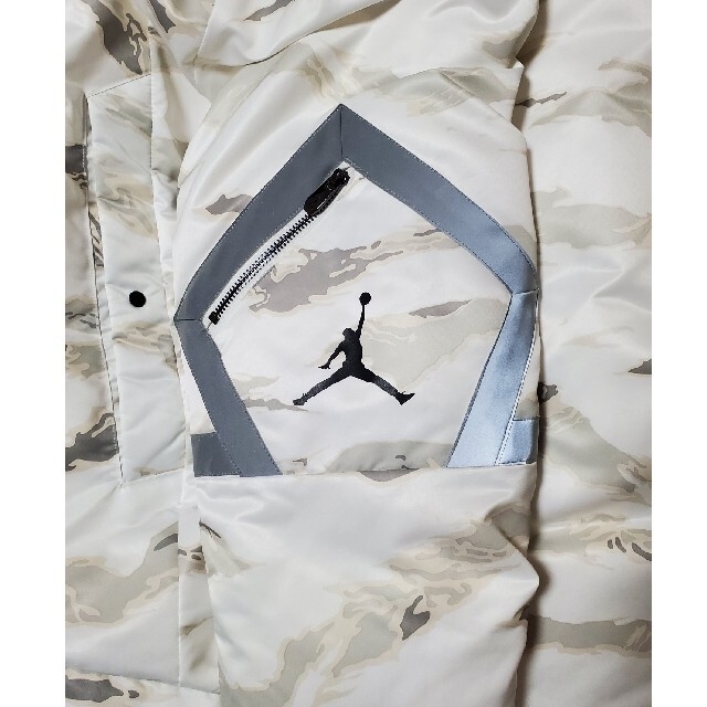 NIKE(ナイキ)のNike Jordan  ダウン フライト ロングコート ホワイト メンズのジャケット/アウター(フライトジャケット)の商品写真