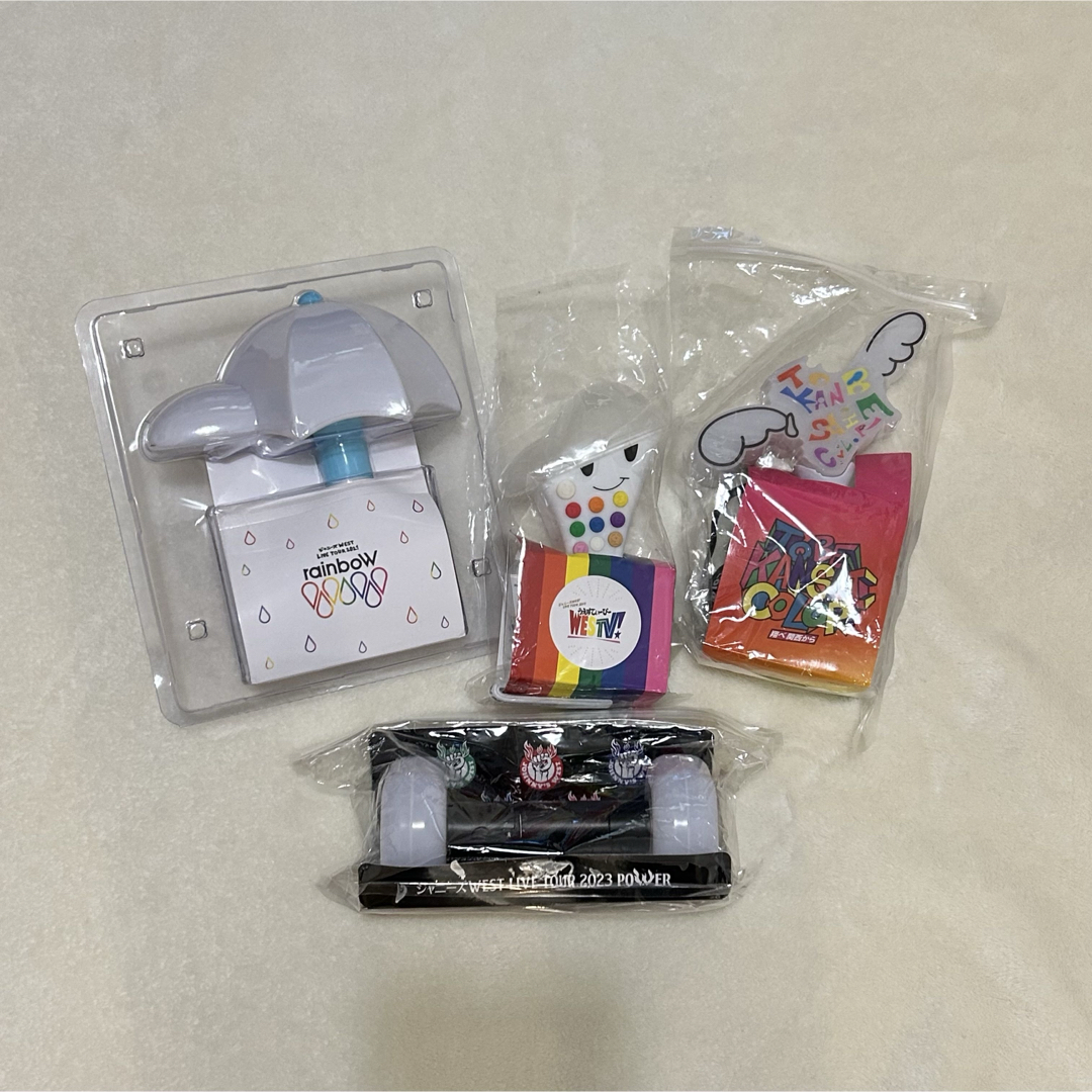 ジャニーズWEST(ジャニーズウエスト)のジャニーズWEST ペンライト 4点セット エンタメ/ホビーのタレントグッズ(アイドルグッズ)の商品写真