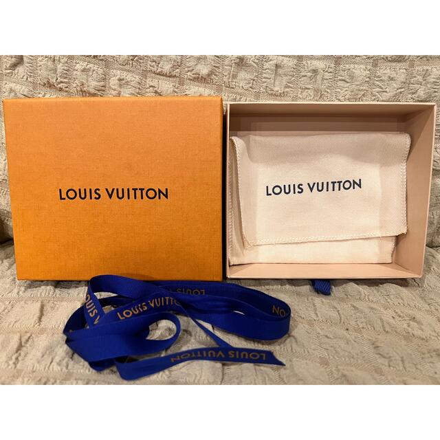 LOUIS VUITTON(ルイヴィトン)のVUITTON 空箱　保存袋　リボン レディースのバッグ(ショップ袋)の商品写真