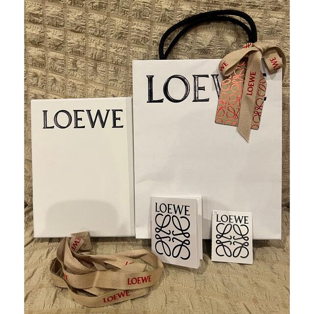 LOEWE(ロエベ)のロエベ　空箱　ショッパー　リボン レディースのバッグ(ショップ袋)の商品写真