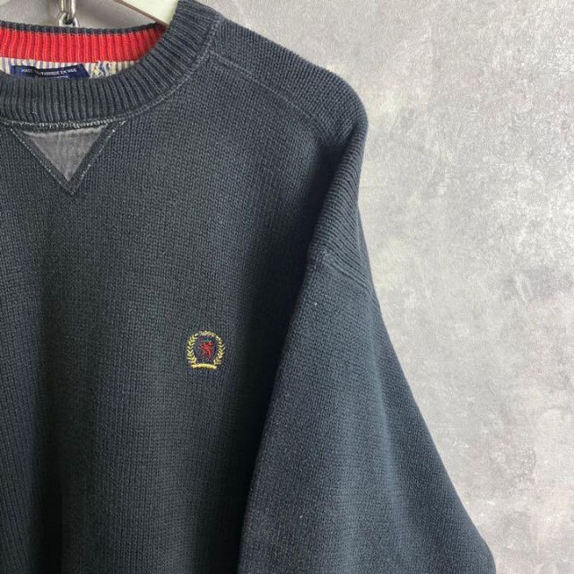 TOMMY HILFIGER(トミーヒルフィガー)のトミーヒルフィガー 90s ワンポイントニット 厚手 黒 ブラック セーター メンズのトップス(ニット/セーター)の商品写真