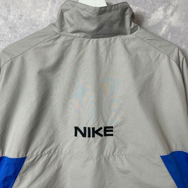 NIKE(ナイキ)のナイキ 90s ナイロンジャケット トラックジャケット グレー 青 刺繍 メンズのジャケット/アウター(ナイロンジャケット)の商品写真