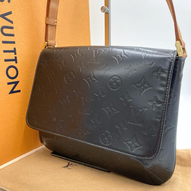 LOUIS VUITTON(ルイヴィトン)の極美品✨　ルイヴィトン　トンプソンストリート ヴェルニ　モノグラム ゴールド レディースのバッグ(ショルダーバッグ)の商品写真