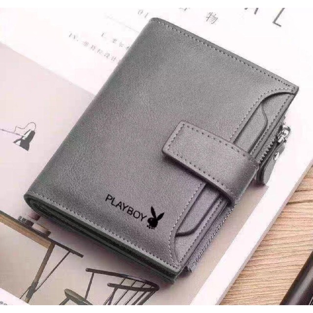 PLAYBOY(プレイボーイ)の特別価格　ブラック　PLAYBOY多機能財布　本革　コンパクト　大容量　男女兼用 レディースのファッション小物(財布)の商品写真