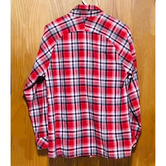 CECIL McBEE(セシルマクビー)のCECIL Mc BEE  赤色 長袖 シャツ ブラウス 羽織 レディースのトップス(シャツ/ブラウス(長袖/七分))の商品写真