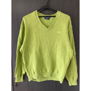 フレッドペリー(FRED PERRY)のフレッドペリー　ニット　セーター　黄緑　イエローグリーン　Ｖネック　(ニット/セーター)