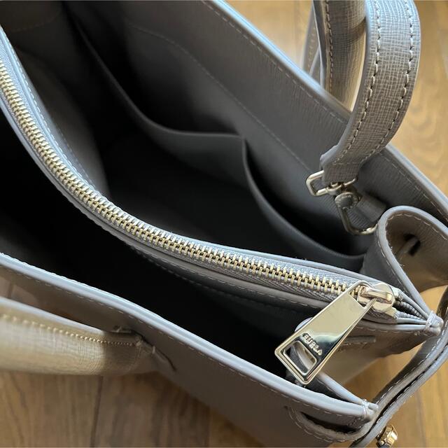 海外正規品 PALAZZO フルラ 【美品✨新作】FURLA Sサイズ 灰色 2wayバッグ ショルダーバッグ
