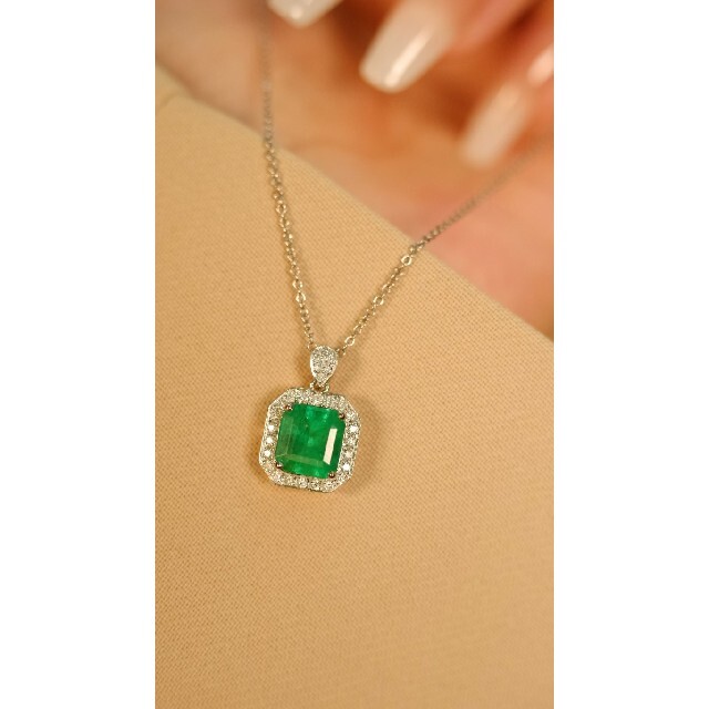 （美品）ミキモト　MIKIMOTO パールネックレス K18 WG × ブラックパール×ダイヤ×グリーンガーネット　8520