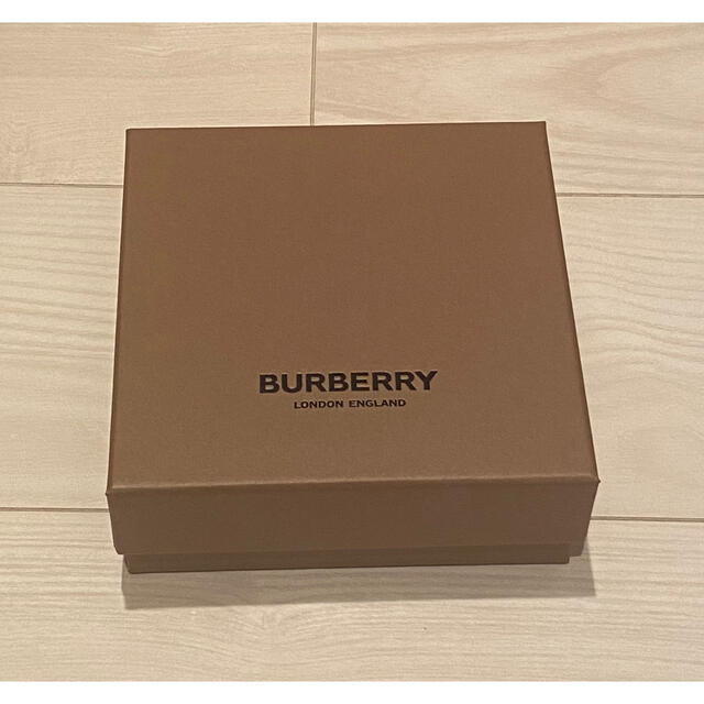 BURBERRY(バーバリー)のバーバリー　紙袋、箱セット レディースのバッグ(ショップ袋)の商品写真