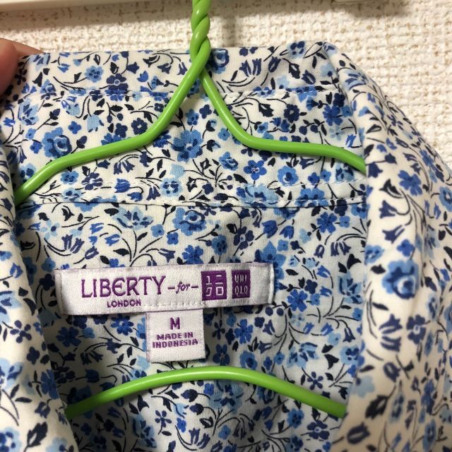 UNIQLO(ユニクロ)のユニクロ×LIBERTYコラボ花柄シャツ メンズのトップス(シャツ)の商品写真