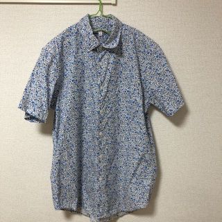 ユニクロ(UNIQLO)のユニクロ×LIBERTYコラボ花柄シャツ(シャツ)