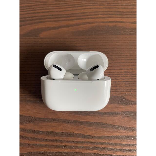 Apple(アップル)のAirPods Pro 第1世代(イヤホンのみ2022.09末に新品交換済み) スマホ/家電/カメラのオーディオ機器(ヘッドフォン/イヤフォン)の商品写真