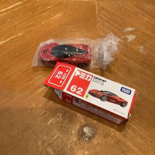 おまけあり　タカラトミー　トミカ62　ラフェラーリ(ミニカー)