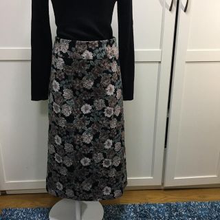 マウジー(moussy)のMOUSSY 花柄 ひざ下ロング丈スカート(ロングスカート)