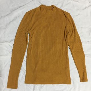 ユニクロ(UNIQLO)の※最終値下げ※ 今季もの ユニクロ リブハイネックシャツ イエロー(マスタード)(カットソー(長袖/七分))