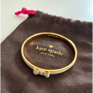 ケイトスペードニューヨーク(kate spade new york)のケイトスペード　リボンバングル(ブレスレット/バングル)