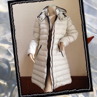 モンクレール(MONCLER)の昨年税込価格¥147,000今年はUP⬆(ダウンコート)