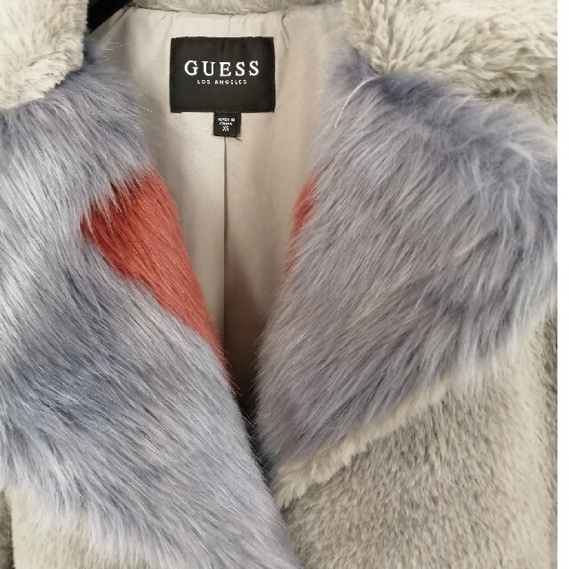 GUESS(ゲス)のGUESS  未使用ファージャケット レディースのジャケット/アウター(毛皮/ファーコート)の商品写真