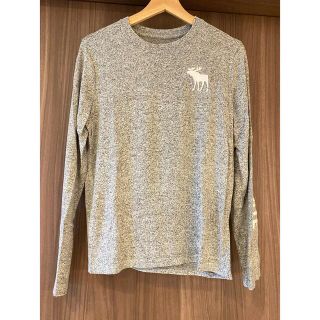 アバクロンビーアンドフィッチ(Abercrombie&Fitch)の美品　アバクロ　グレー　ニット　セーター　キッズ　レディース(ニット/セーター)