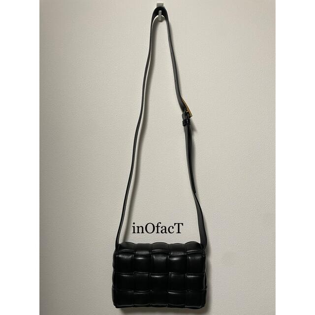 黒×金 正規新品BOTTEGA VENETA パデッドカセット  バッグ