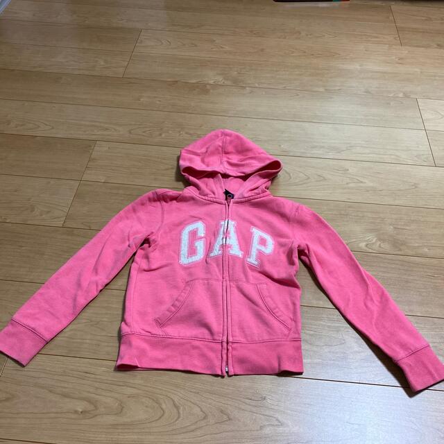 GAP Kids(ギャップキッズ)のGAP パーカー　130 キッズ/ベビー/マタニティのキッズ服女の子用(90cm~)(ジャケット/上着)の商品写真