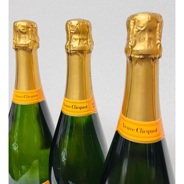 【バラ様専用】Veuve Clicquot/ヴーヴクリコイエローラベル750ml 食品/飲料/酒の酒(シャンパン/スパークリングワイン)の商品写真