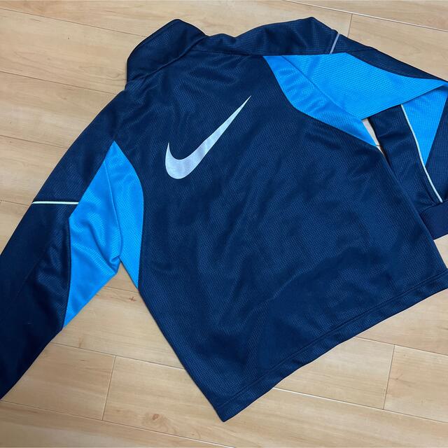 NIKE(ナイキ)のNIKE  ジャージ　XS キッズ/ベビー/マタニティのキッズ服男の子用(90cm~)(ジャケット/上着)の商品写真