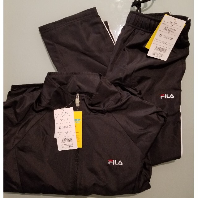 FILA(フィラ)の〈miku様用です〉FILA ウインドブレーカー　上下　150cm　ブラック キッズ/ベビー/マタニティのキッズ服男の子用(90cm~)(ジャケット/上着)の商品写真