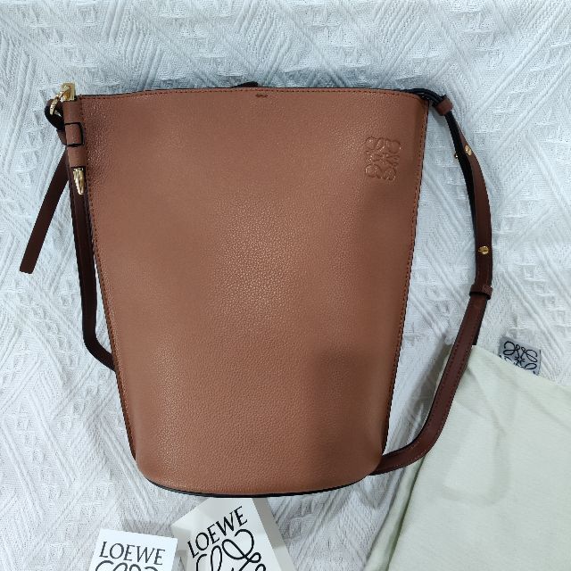 数量は多】 ロエベ - LOEWE ゲートバケット ショルダーバッグ ライト