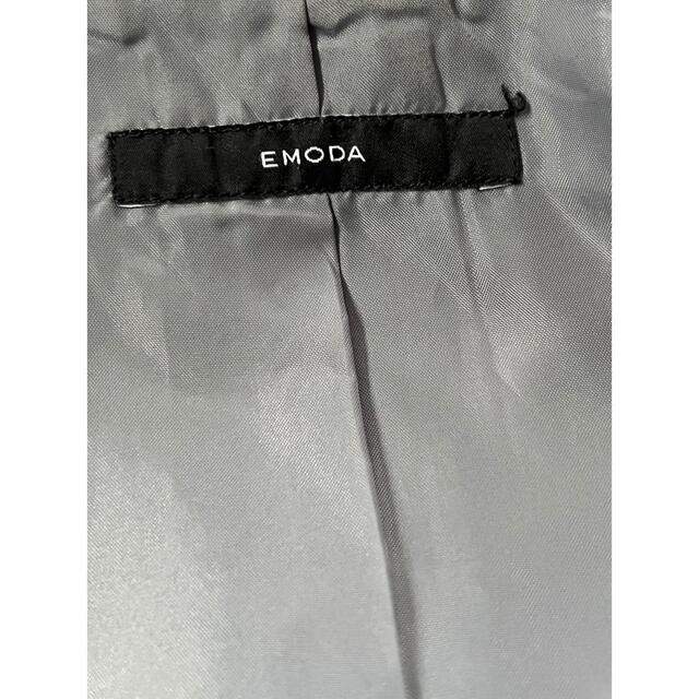 EMODA(エモダ)のEMODA チェスターコート　グレー レディースのジャケット/アウター(チェスターコート)の商品写真