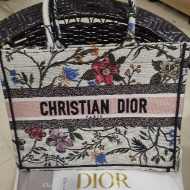 人気カラーの Dior - Dior Christian ディオール ブックトート ...