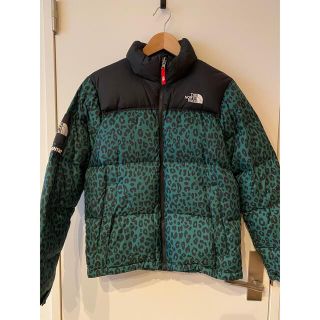 シュプリーム(Supreme)の国内正規品　美品　Supreme×TNF Leopard(ダウンジャケット)