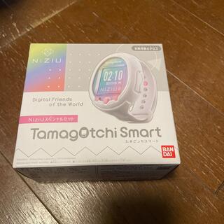ニジュー(NiziU)のtamagotchi smart NIZIU(携帯用ゲーム機本体)