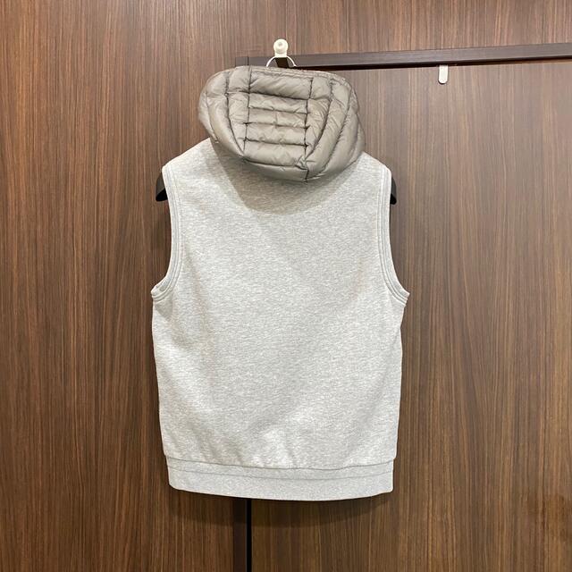 MONCLER(モンクレール)の美品　定価12万　モンクレール　MAGLIA GILET 切替　ベスト 国内正規 メンズのジャケット/アウター(ダウンベスト)の商品写真