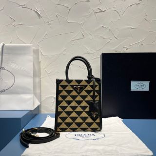 プラダ サフィアーノ バッグの通販 2,000点以上 | PRADAのレディースを ...