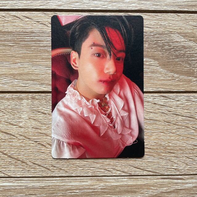 防弾少年団(BTS)(ボウダンショウネンダン)のBTS JUNGKOOK 写真集　Photo-Folded セルカ　ポスター  エンタメ/ホビーのCD(K-POP/アジア)の商品写真