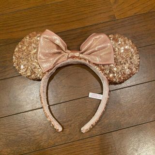 ディズニー(Disney)のミニー　カチューシャ　ピンクローズ　スパンコール　ディズニー(カチューシャ)