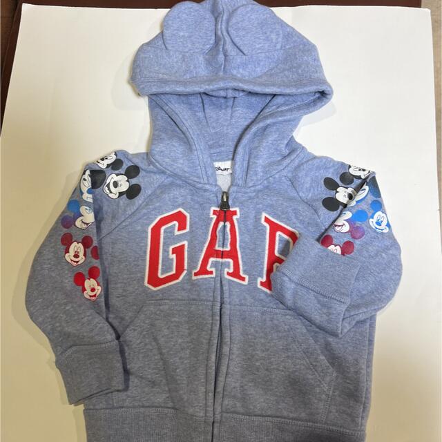 babyGAP(ベビーギャップ)のDisney Mickey Mouse Gapロゴ スウェットパーカー キッズ/ベビー/マタニティのキッズ服男の子用(90cm~)(ジャケット/上着)の商品写真