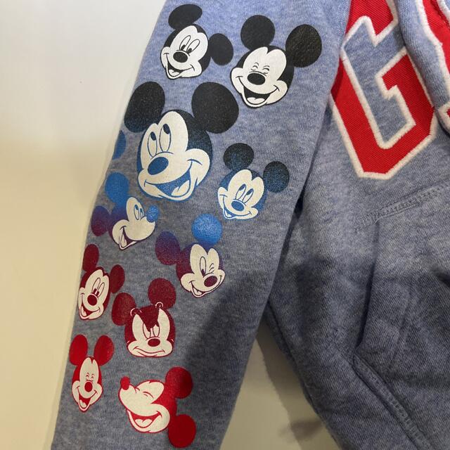 babyGAP(ベビーギャップ)のDisney Mickey Mouse Gapロゴ スウェットパーカー キッズ/ベビー/マタニティのキッズ服男の子用(90cm~)(ジャケット/上着)の商品写真