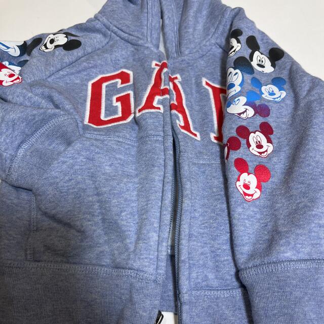 babyGAP(ベビーギャップ)のDisney Mickey Mouse Gapロゴ スウェットパーカー キッズ/ベビー/マタニティのキッズ服男の子用(90cm~)(ジャケット/上着)の商品写真