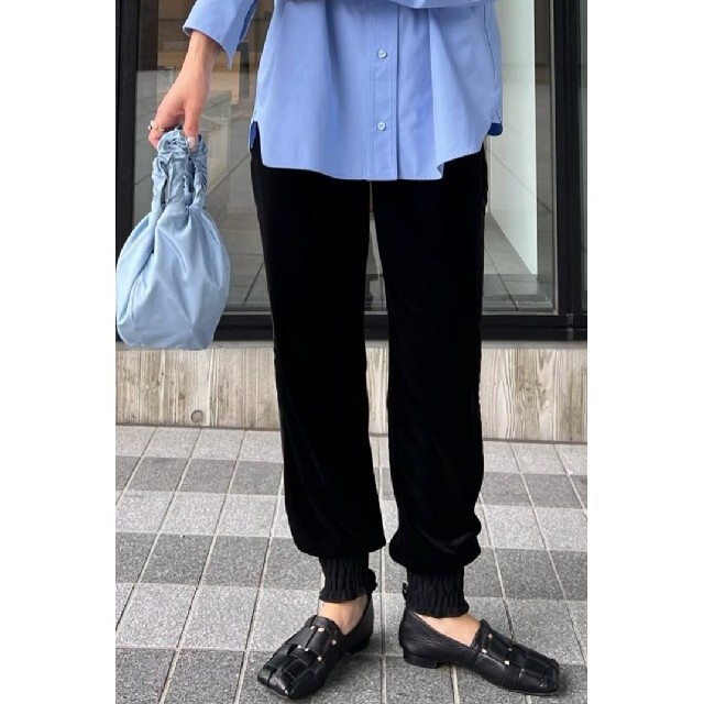 MEER. RIB HEM VELVET PANTS レディースのパンツ(カジュアルパンツ)の商品写真