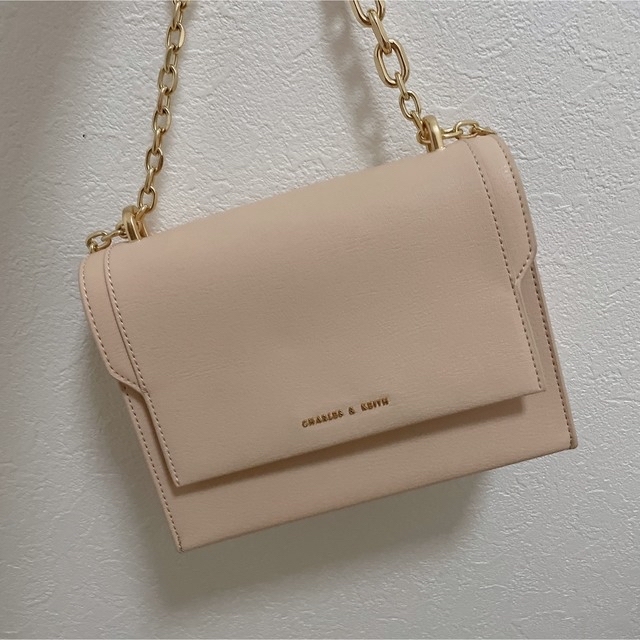 Charles and Keith - フロントフラップチェーン ハンドルクロスボディ
