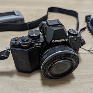 オリンパス(OLYMPUS)の【週末価格】OLYMPUS OM−D E−M10 EZダブルズームキット(デジタル一眼)