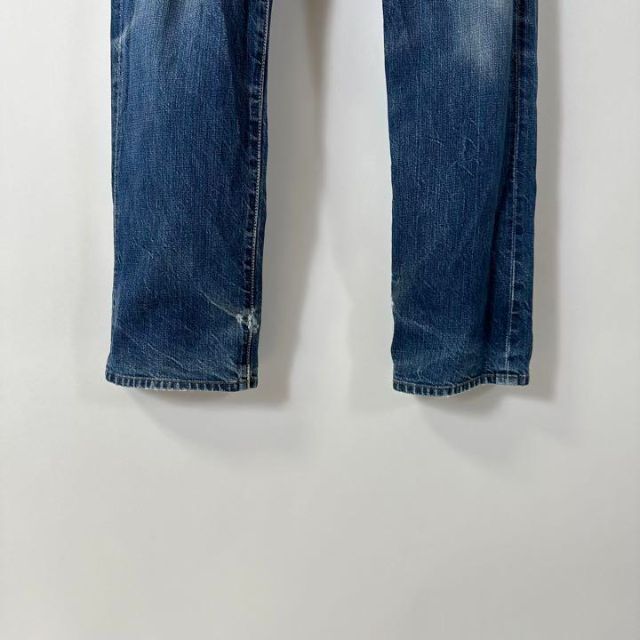 Levi's(リーバイス)のリーバイス　501 デニムパンツ　フィリピン製　ジーンズ　ヒゲ　青　古着 メンズのパンツ(デニム/ジーンズ)の商品写真