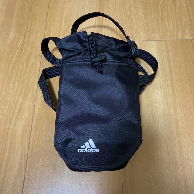 adidas(アディダス)のペットボトルホルダー　保冷 インテリア/住まい/日用品のキッチン/食器(弁当用品)の商品写真