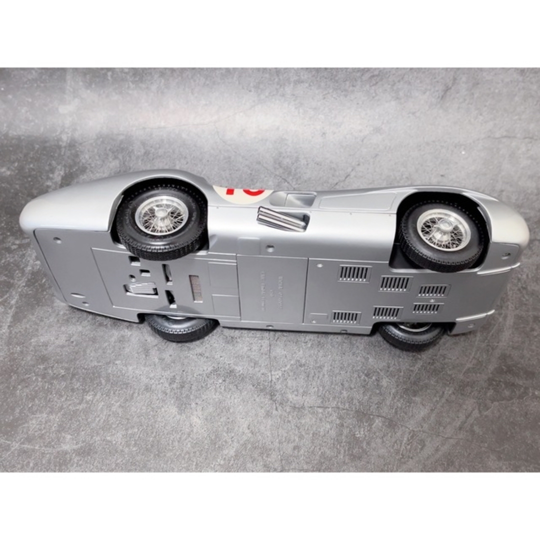 CMC 1/18 メルセデス・ベンツ W196r 優勝車#18 ミニカー レア - ミニカー