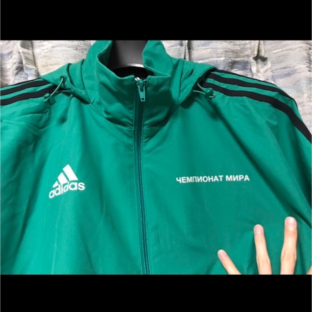 BTSテテ V着用 GOSHA ゴーシャラブチンスキー adidas ブルゾン