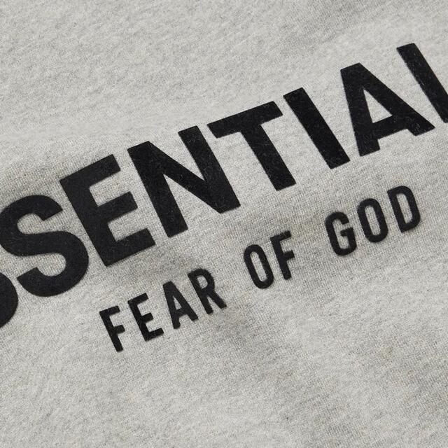 FEAR OF GOD(フィアオブゴッド)のFEAR OF GOD ESSENTIALS FOG トレーナー 灰 L 送料込 メンズのトップス(スウェット)の商品写真